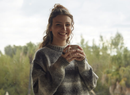 Sofia Lescano 4 Mora Fisz presenta su nuevo tema “Mil Cosas”