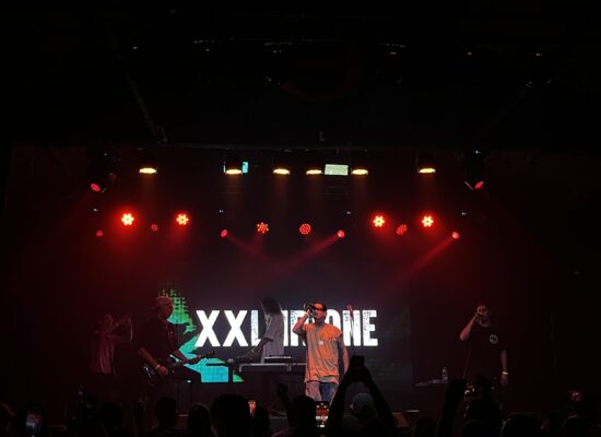 XXL Irione en The Roxy: Funky Villero en la alta sociedad