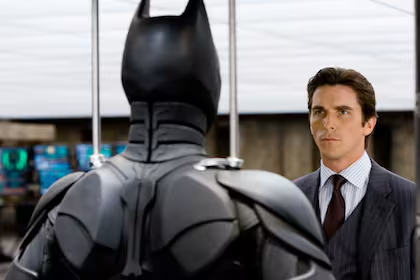 10 SECRETOS OSCUROS DE GOTHAM: CURIOSIDADES DE LA TRILOGÍA DE "EL CABALLERO DE LA NOCHE" 2 image 32