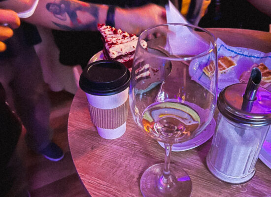Essence x Coffee Rave: Café con aroma de techno