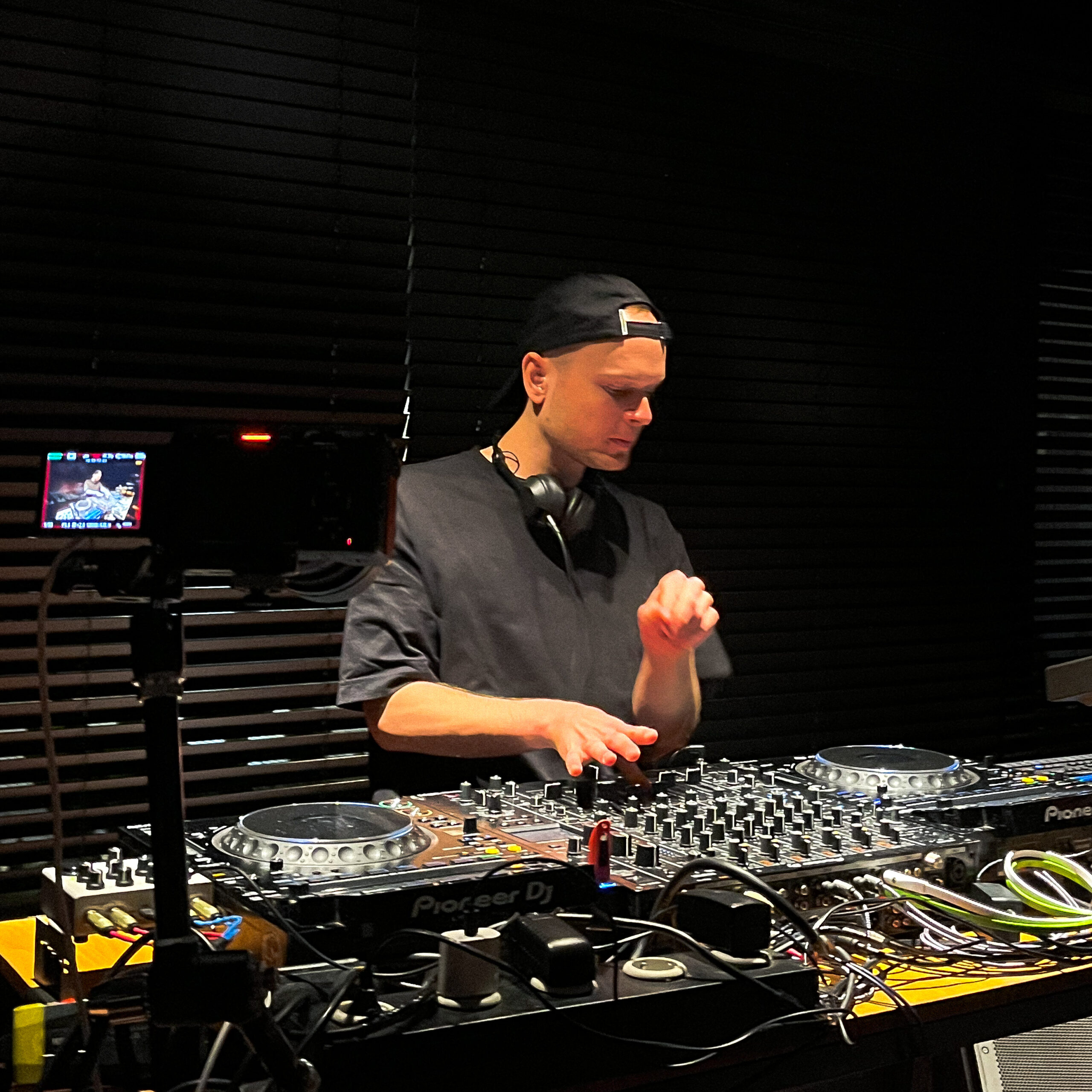Una cita con Moritz Hofbauer: debut, despedidas y un adelanto de su nuevo disco 1 IMG 3024 scaled