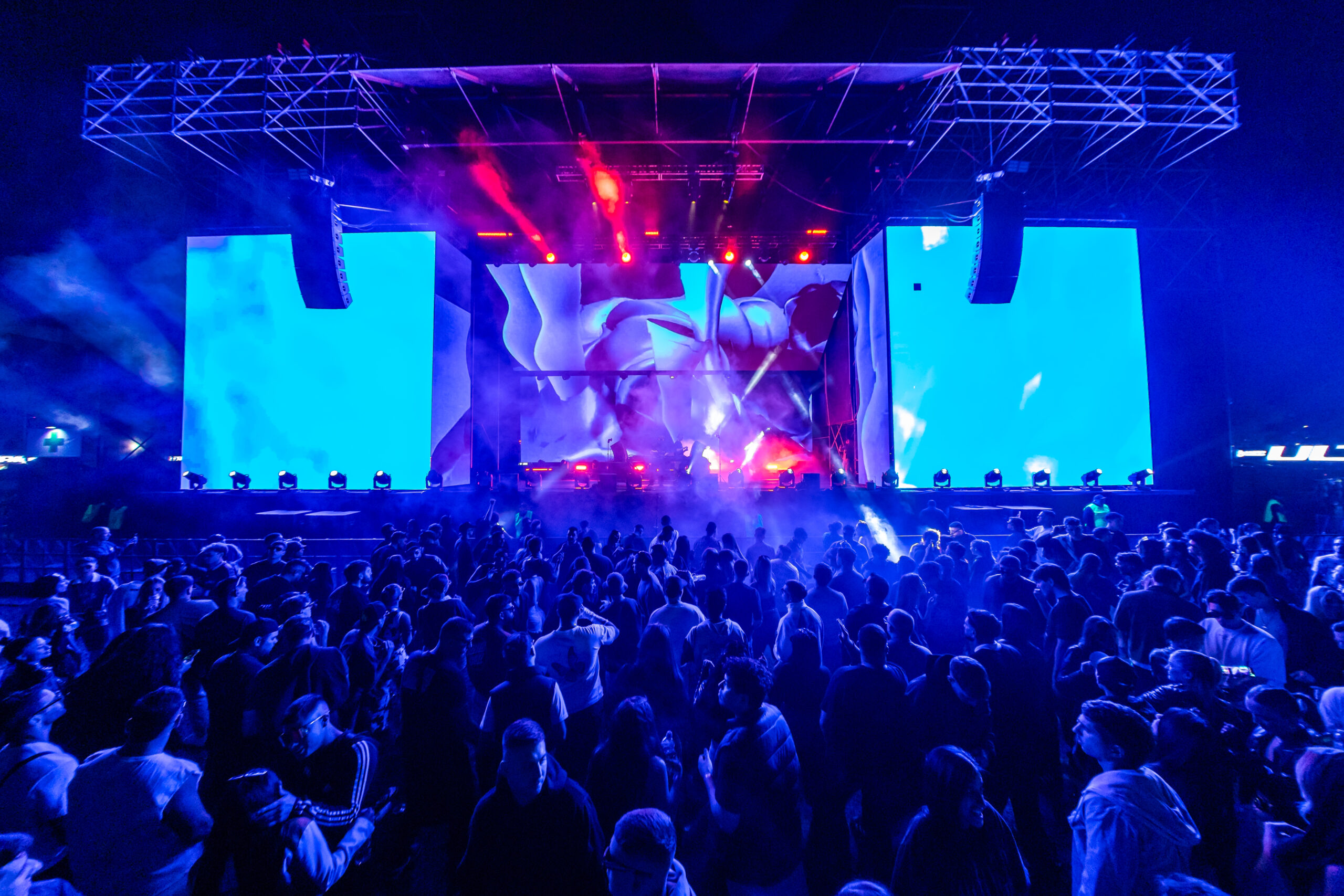 ULTRABA2025 0418 195305 4679 ALIVE scaled