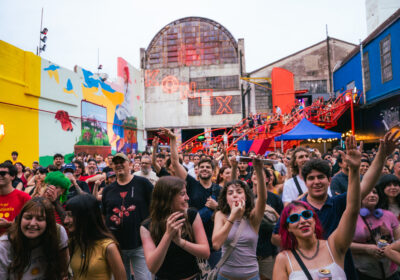 PARADOR KONEX: SANTIAGO MOTORIZADO, MUJER CEBRA Y JUANA ROZAS INAUGURAN LA TEMPORADA