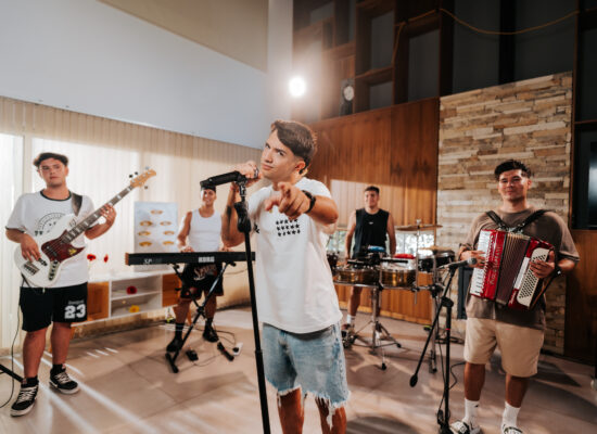 Simón Aguirre presenta “Se le olvidó”, su “Biza Session” cuartetera