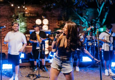 VALENTINA MÁRQUEZ PRESENTA SU NUEVA CANCIÓN, “QUE SERÁ DE TI & SI LA VES”