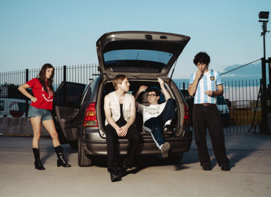 Bombones Surtidos presenta “Celular de Dios”