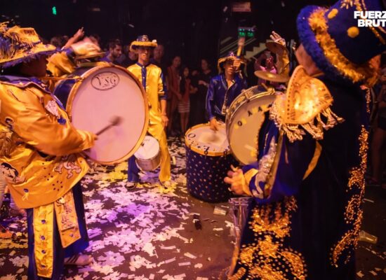 FUERZA BRUTA + LOS AMANTES DE LA BOCA: LA MEJOR MANERA DE VIVIR EL CARNAVAL EN LA CIUDAD