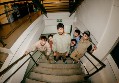 PARADOR KONEX: ALAN SUTTON Y LAS CRIATURITAS DE LA ANSIEDAD SE SUMAN AL VERANO