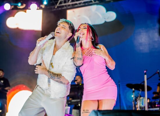 DESAKTA2 Y TULI ACOSTA PRESENTAN “NO ME BESES”