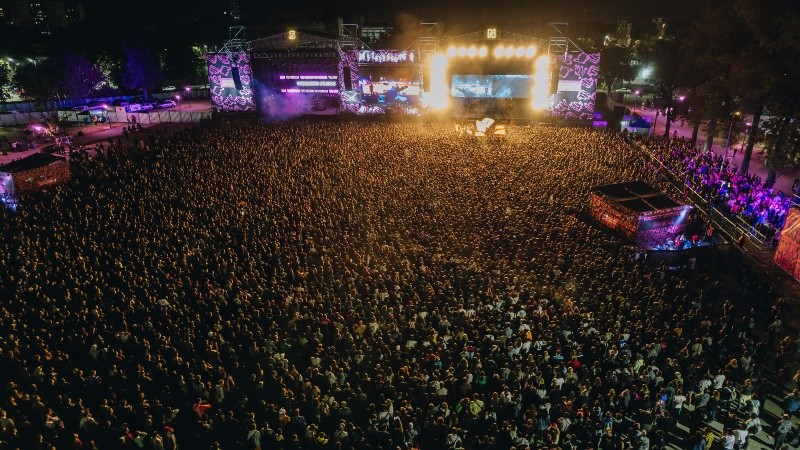 festival bandera archivo drone.jpg 1990087180