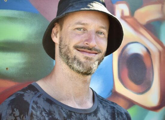 Sofia Lescano 3 Sasha Primo: quién es el artista argentino que cautiva al mundo con sus murales y esculturas públicas
