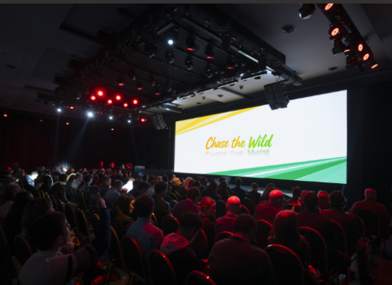 Sofia Lescano 4 HUAWEI presentó en La Rural su nueva generación de dispositivos inteligentes y anunció la apertura de un local autorizado en el país