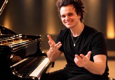 Del Vaticano a Asís: El prodigio argentino que fusiona la música sinfónica con la espiritualidad global